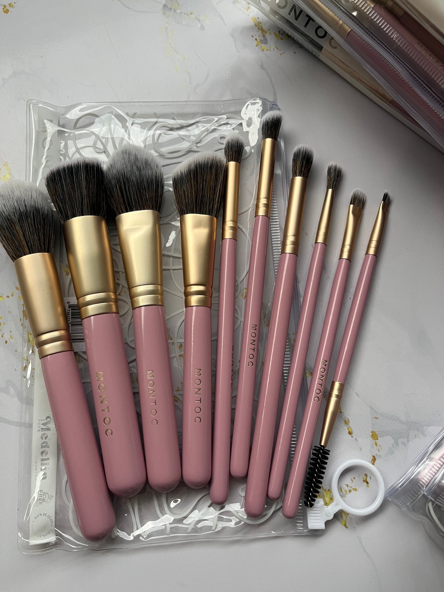KIT BROCHAS SINGULARE MONTOC VOL1
